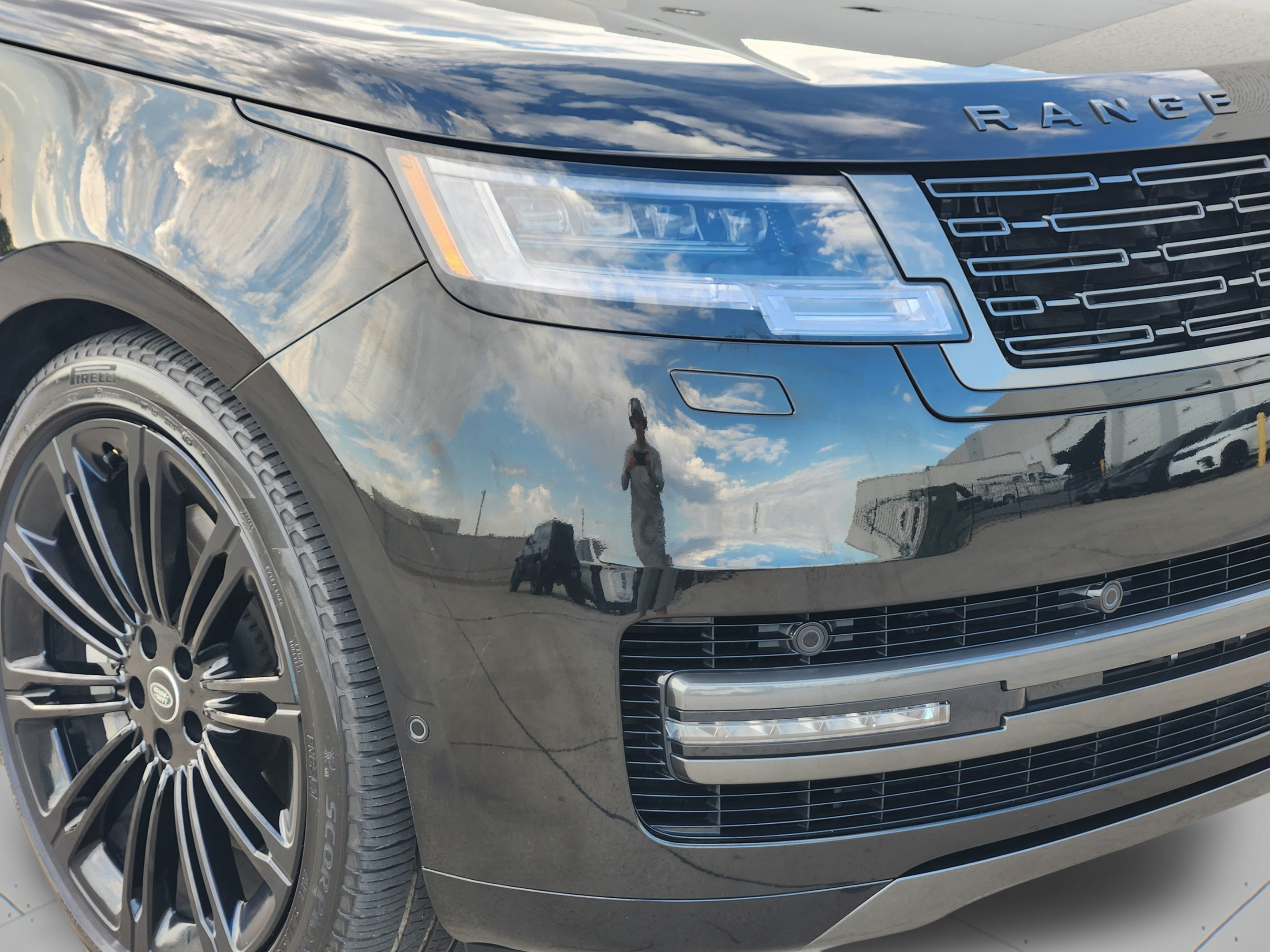 Certified 2024 Land Rover Range Rover SE AWD/4WD image 32