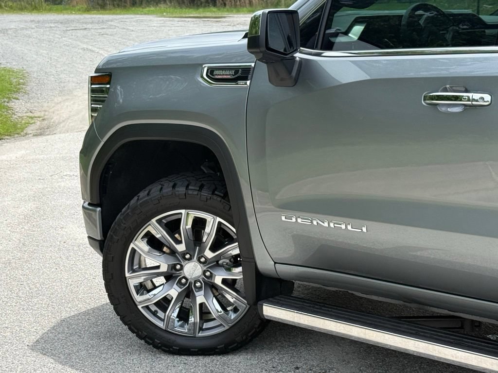 Used 2025 GMC Sierra 1500 Denali w/ Denali Reserve Package AWD/4WD image 9