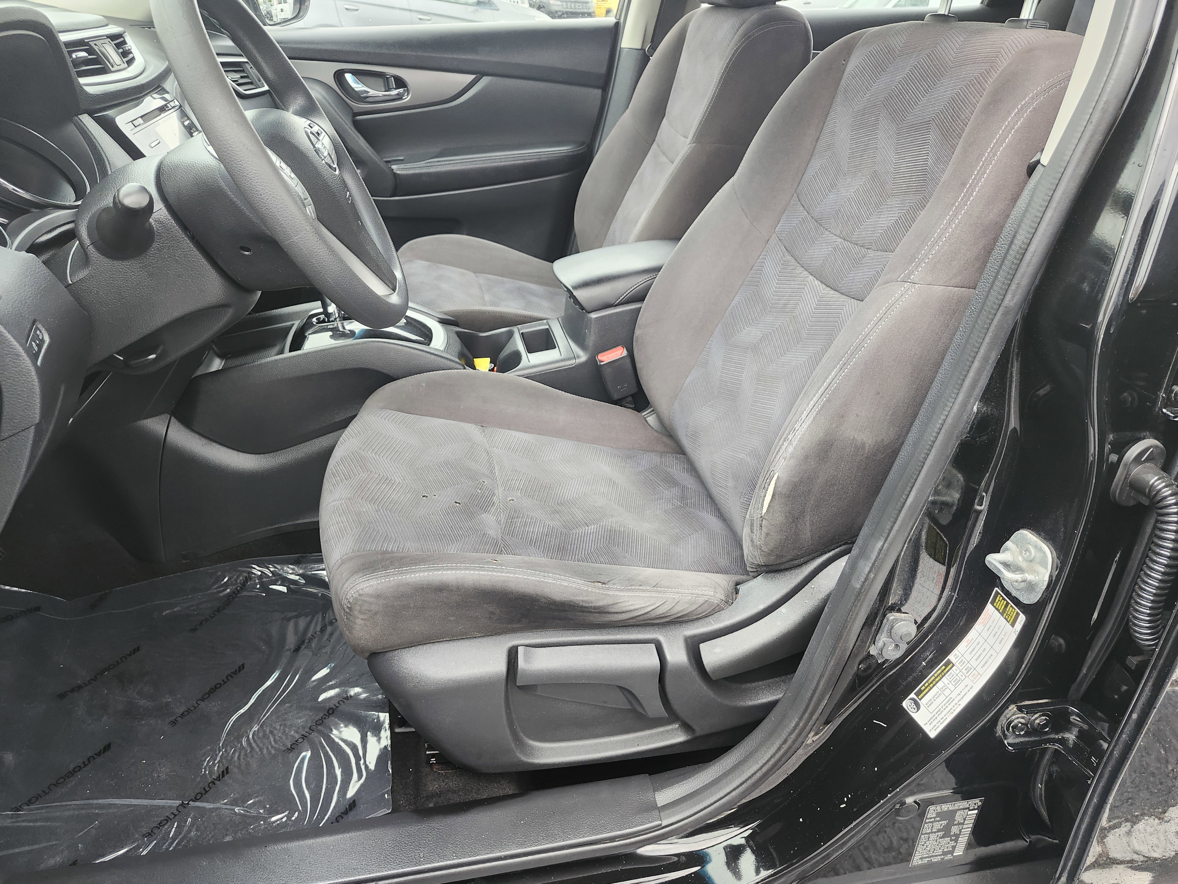 Used 2015 Nissan Rogue S AWD/4WD image 21