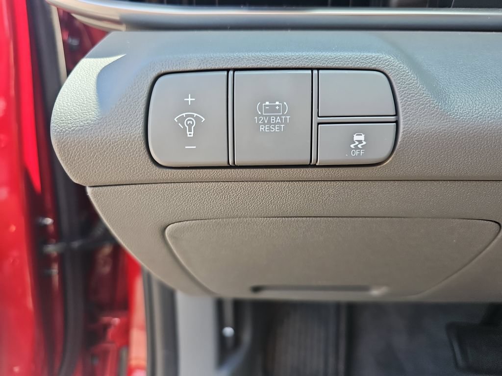 Certified 2024 Hyundai Elantra Blue FWD image 23