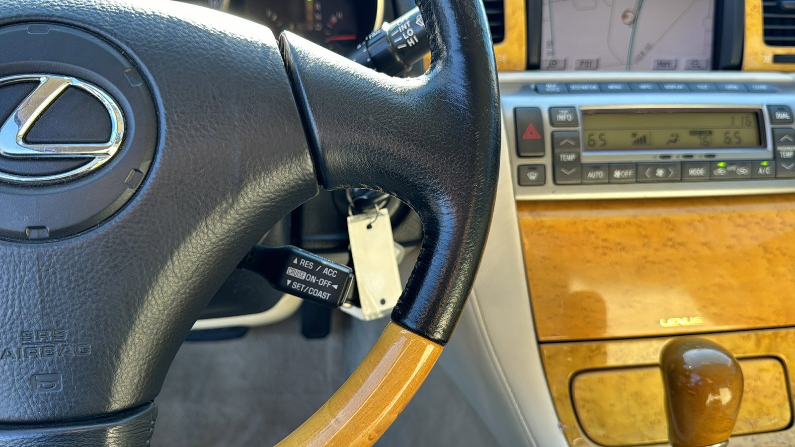 Used 2004 Lexus SC 430 Convertible RWD image 26