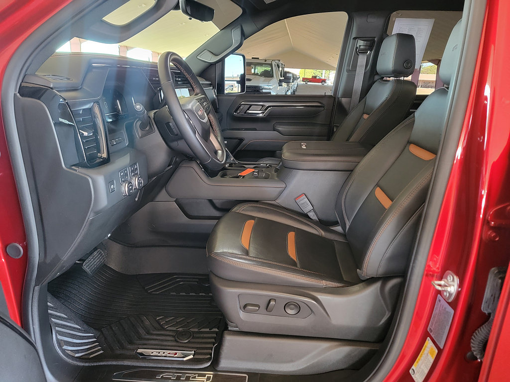 Used 2025 GMC Sierra 2500 AT4 w/ Technology Package AWD/4WD image 2