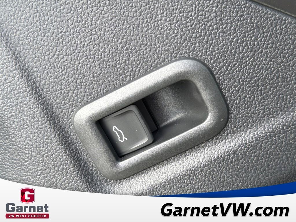 New 2026 Volkswagen Tiguan SEL R-Line image 32