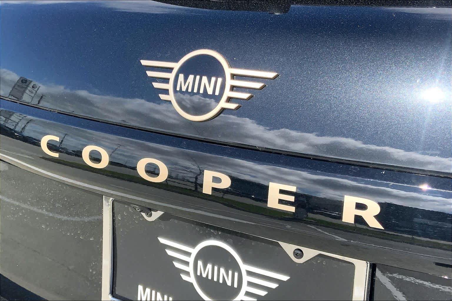 New 2026 MINI Cooper 4-Door Hardtop FWD image 15