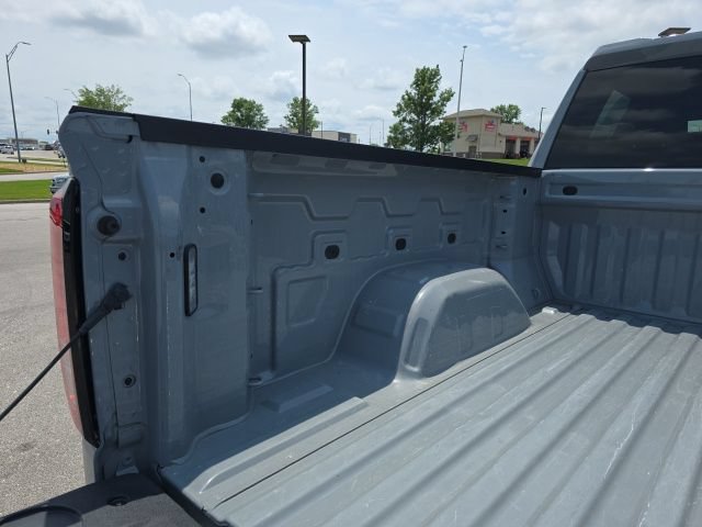 Used 2024 GMC Sierra 1500 Pro w/ Graphite Edition AWD/4WD image 17