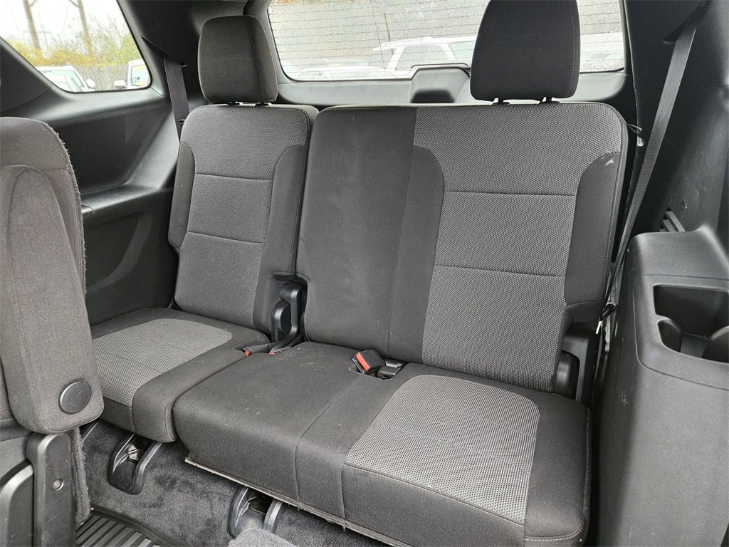 Used 2023 Chevrolet Traverse LT image 16