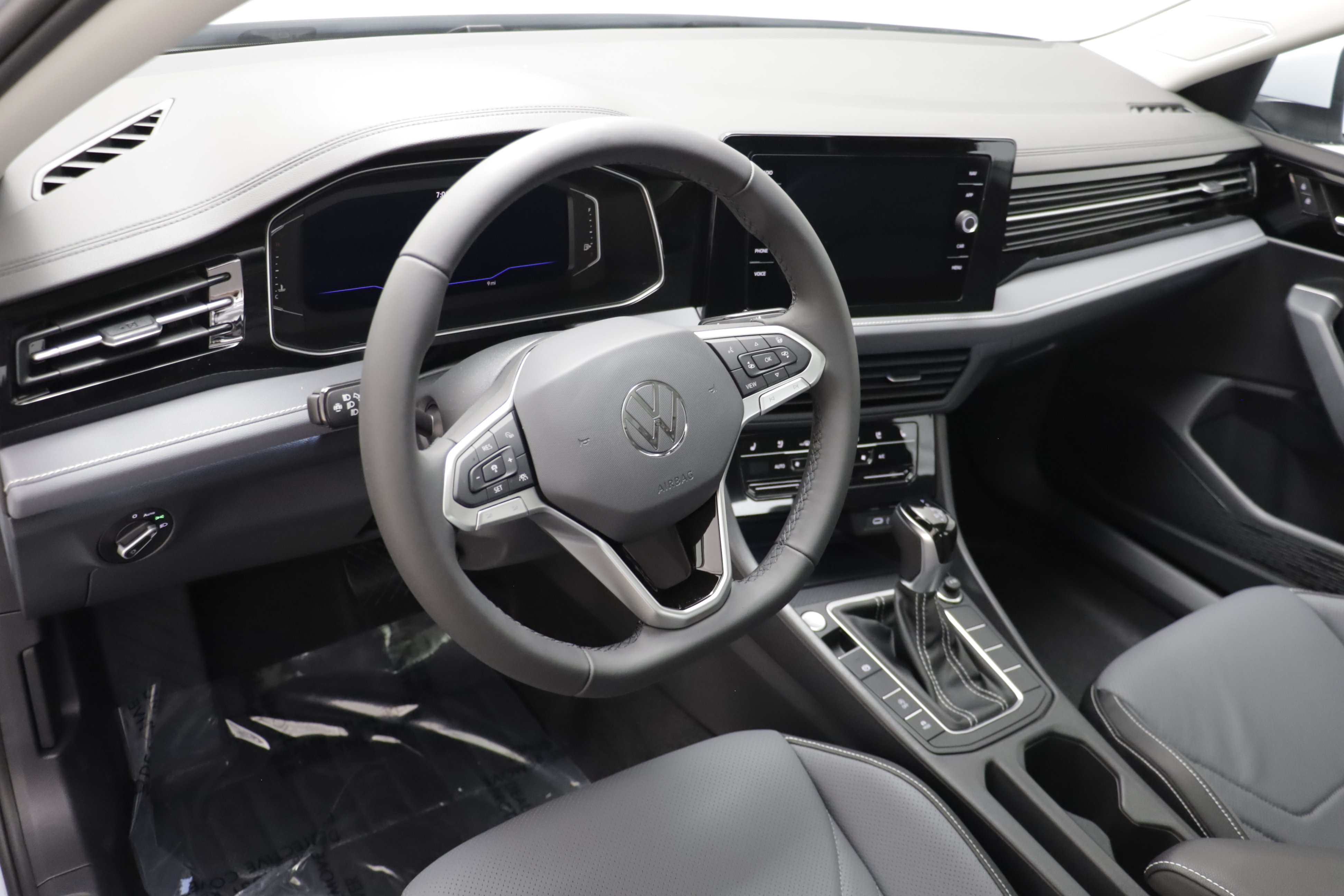 New 2027 Volkswagen Jetta SEL FWD image 7