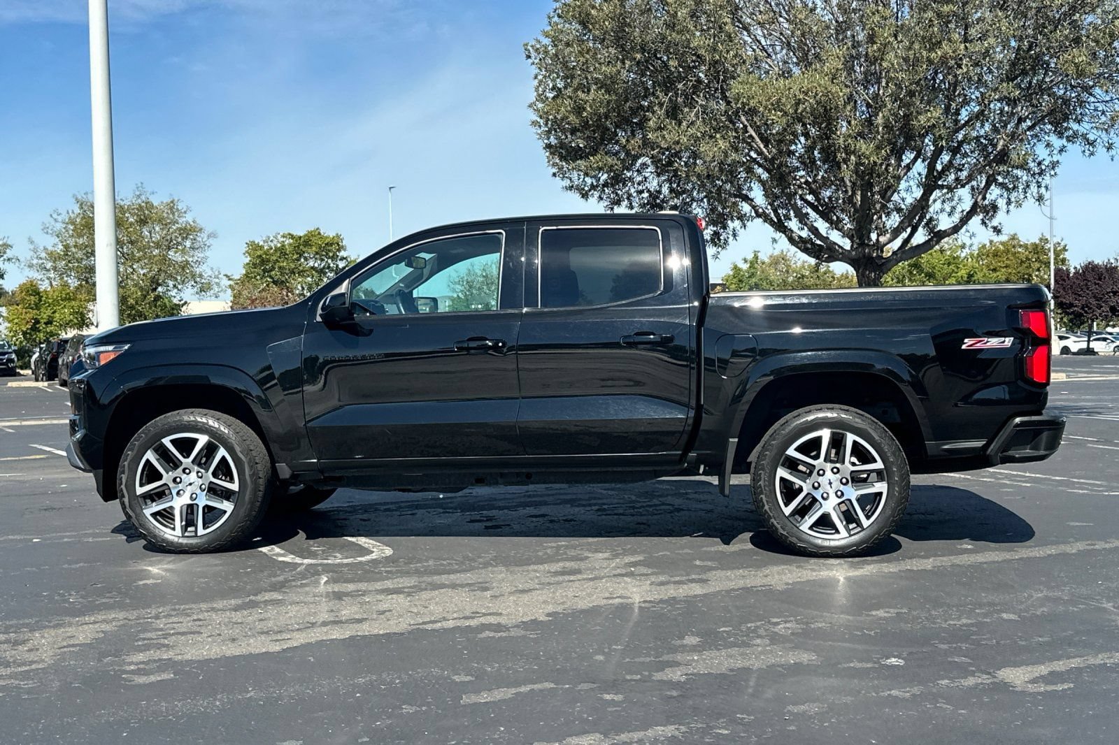 Used 2023 Chevrolet Colorado Z71 w/ Z71 Convenience Package 2 AWD/4WD image 7