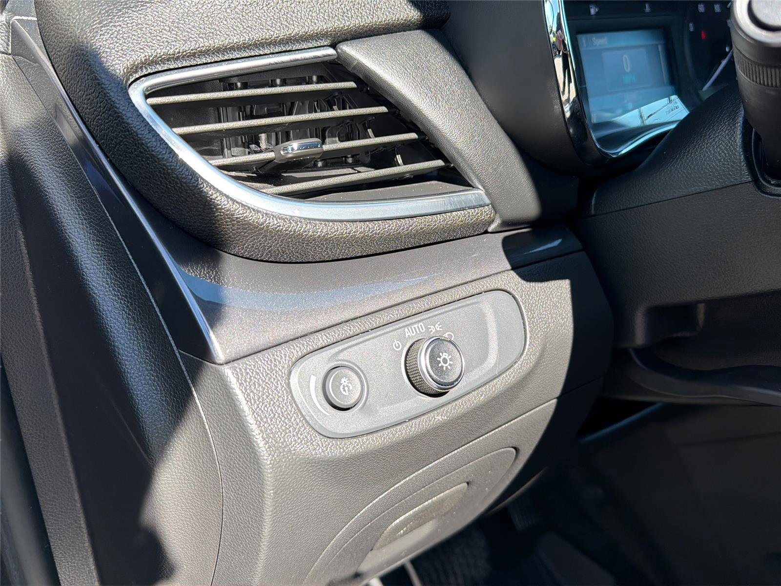 Used 2019 Buick Encore Preferred AWD/4WD image 28