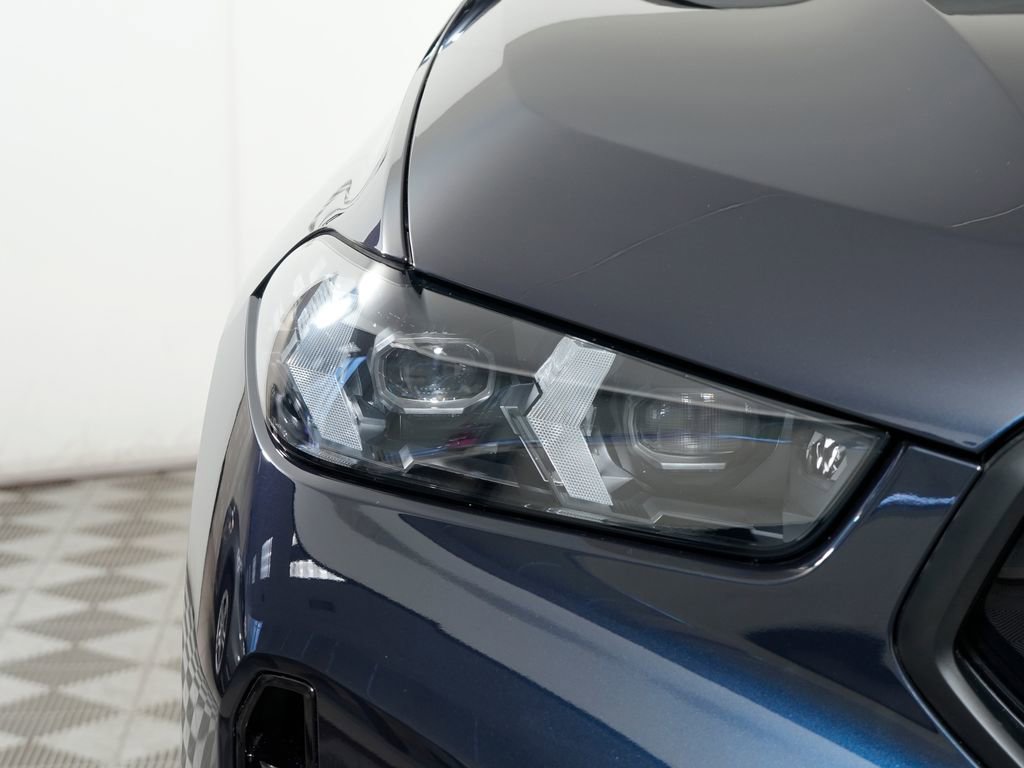 Used 2025 BMW X6 xDrive40i w/ Premium Package image 11