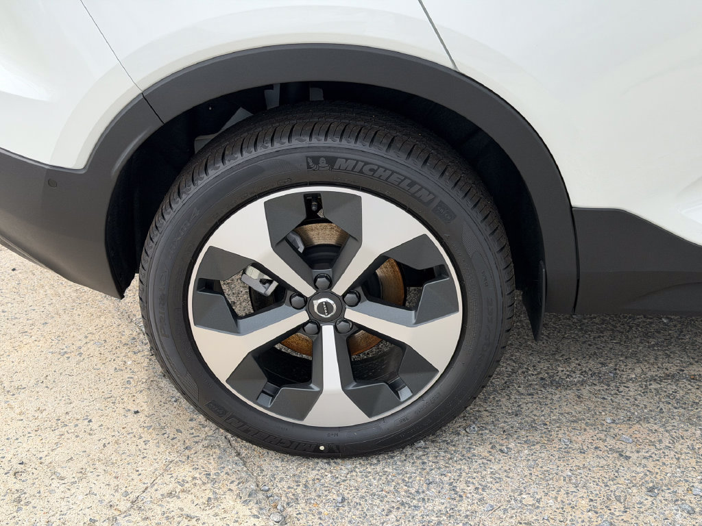 New 2026 Volvo XC40 B5 Plus w/ Protection Package Premier AWD/4WD image 6
