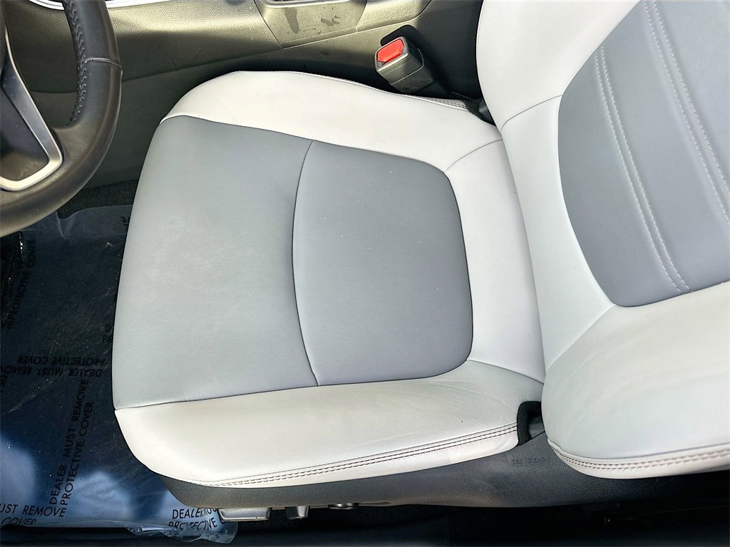 Used 2019 Toyota RAV4 Limited image 19