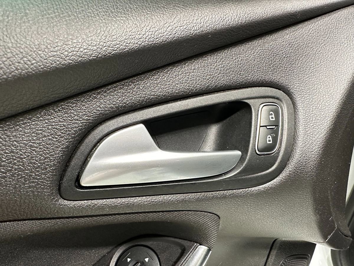 Used 2018 Ford Focus ST w/ Equipment Group 401A FWD image 25