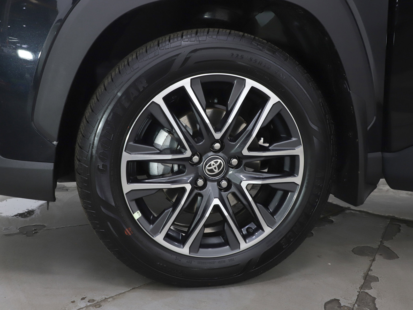 Used 2026 Toyota Corolla Cross XLE w/ Convenience Package image 31