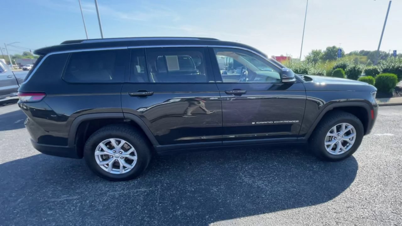 Used 2022 Jeep Grand Cherokee L Limited AWD/4WD image 2