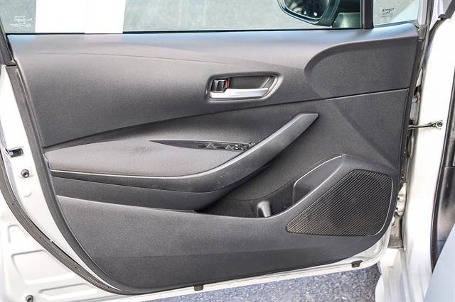 Used 2020 Toyota Corolla LE w/ LE Premium Package image 19