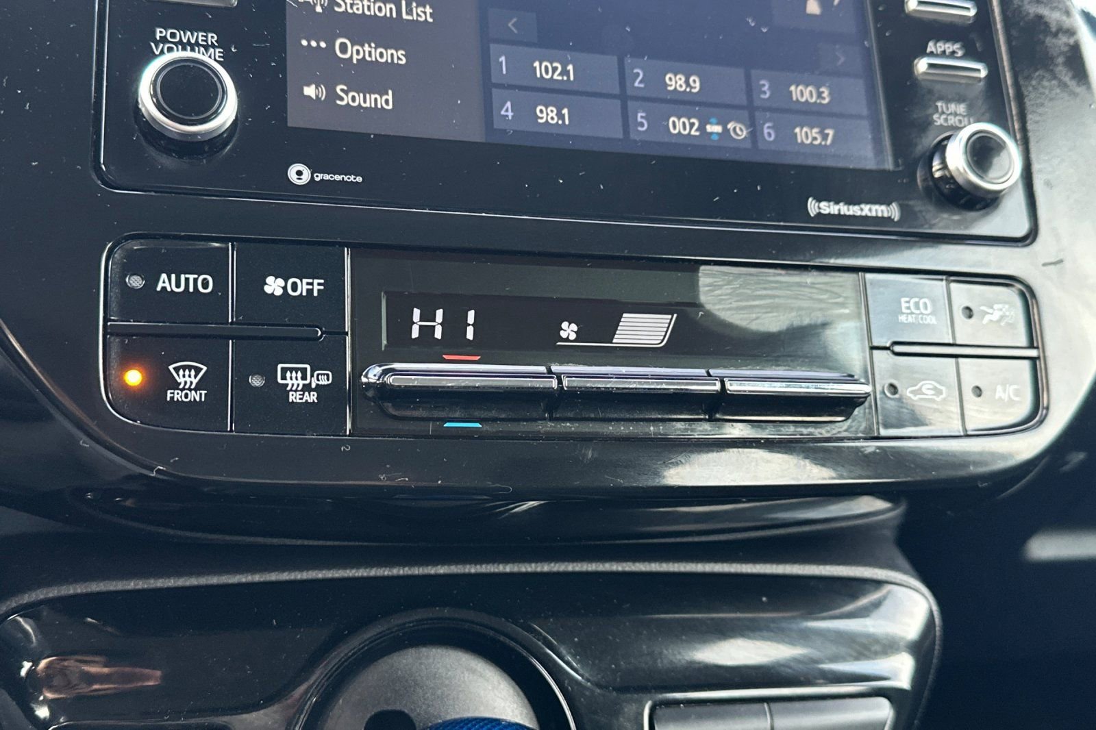 Certified 2022 Toyota Prius LE image 29