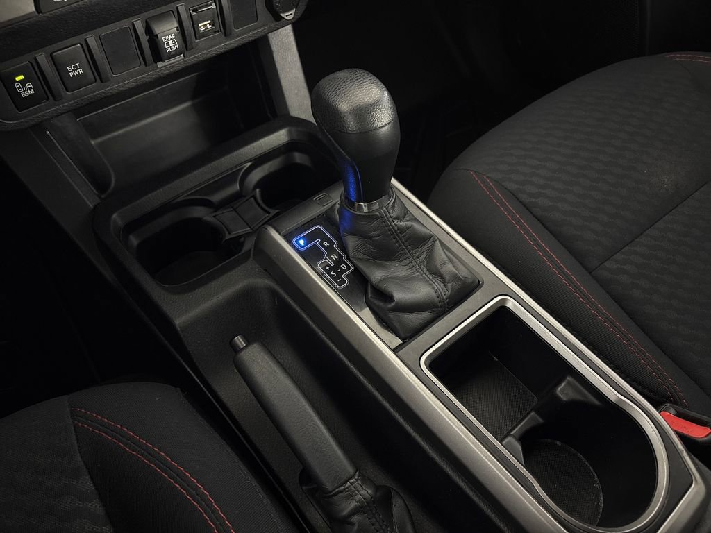 Used 2022 Toyota Tacoma SR5 w/ Technology Package RWD image 29