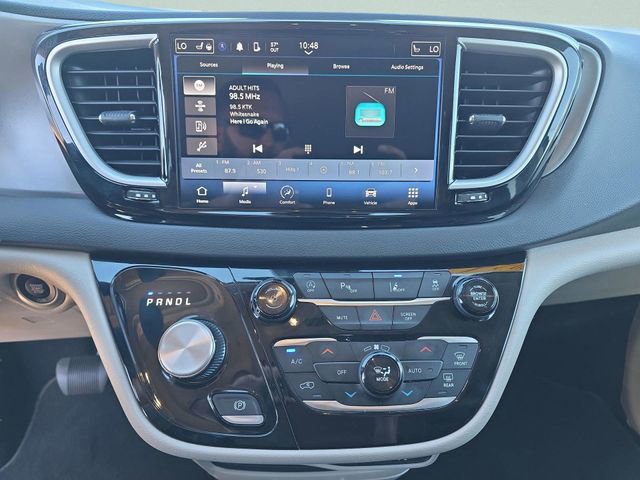 Used 2024 Chrysler Pacifica Touring-L image 20