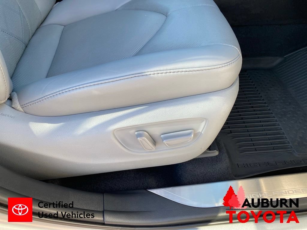 Certified 2021 Toyota Highlander Platinum AWD/4WD image 19