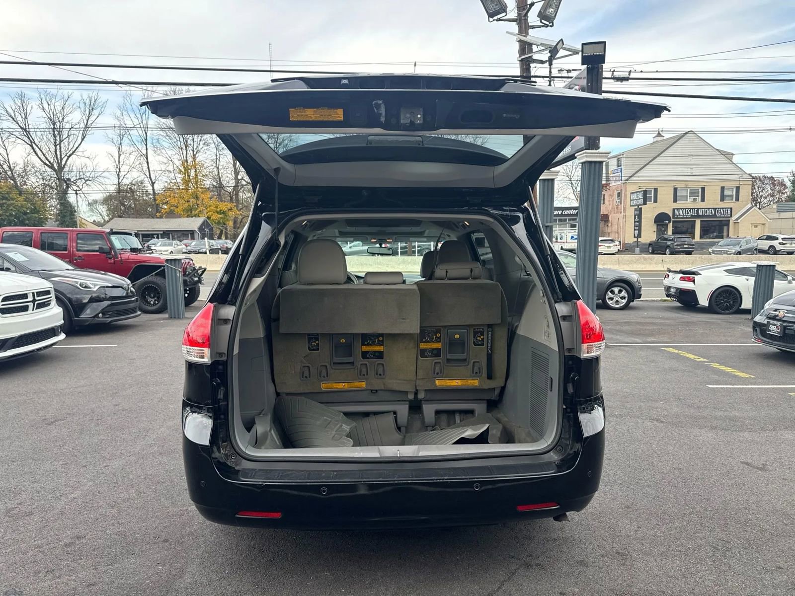 Used 2013 Toyota Sienna Limited image 22