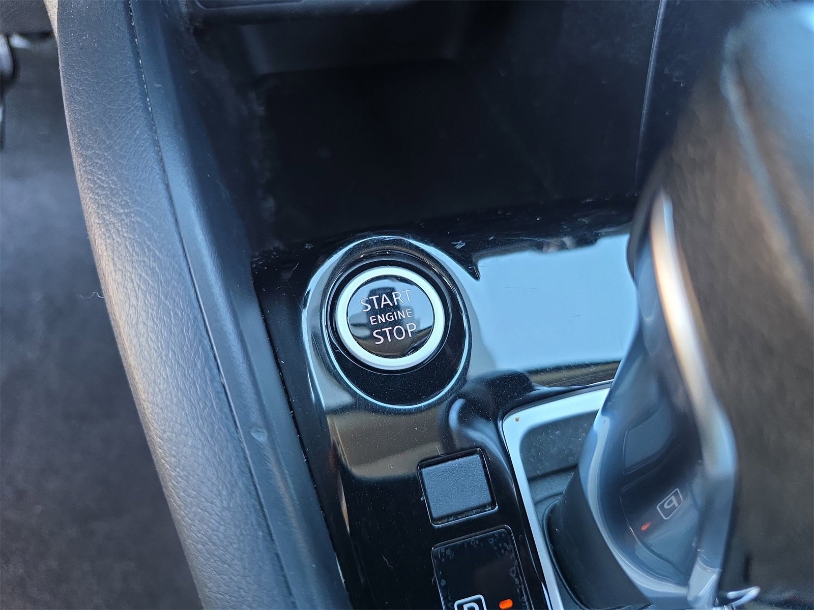 Used 2020 Nissan Versa SV image 23