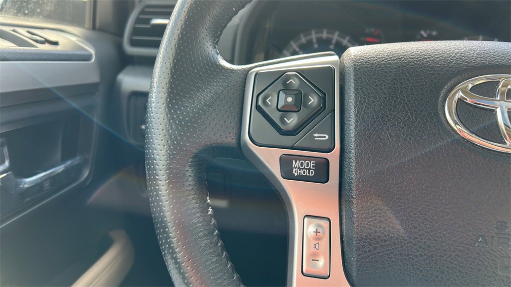 Used 2018 Toyota 4Runner SR5 Premium image 26