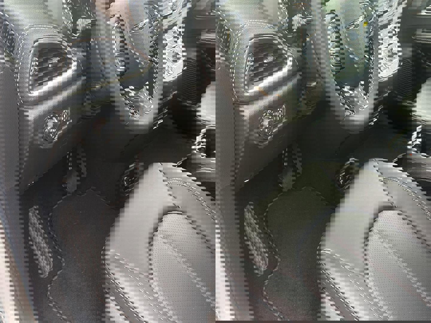 New 2026 Chrysler Pacifica Select image 11