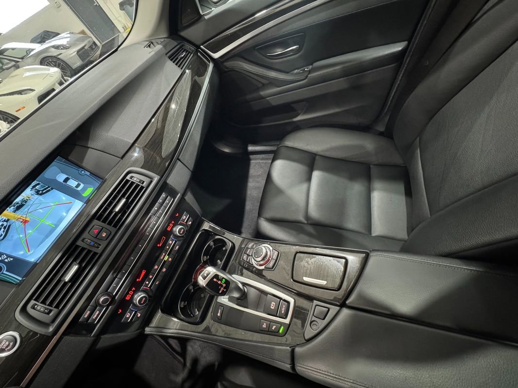 Used 2011 BMW 535i xDrive Sedan image 26