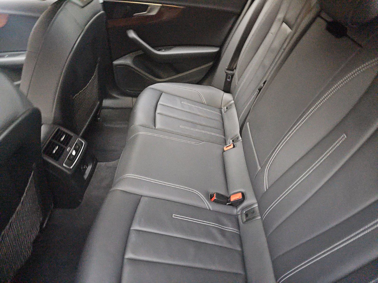 Used 2022 Audi A4 2.0T Premium image 10