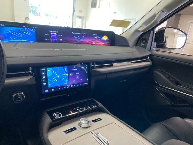 New 2026 Lincoln Navigator Premiere image 23
