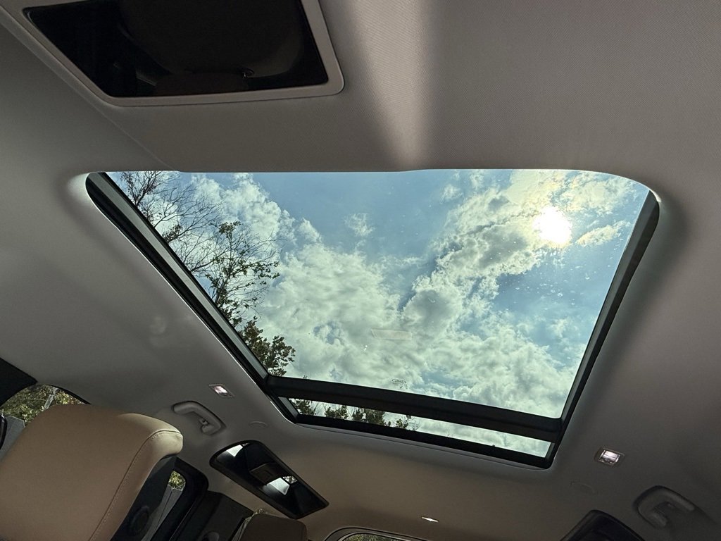 New 2026 Land Rover Defender 110 S image 30