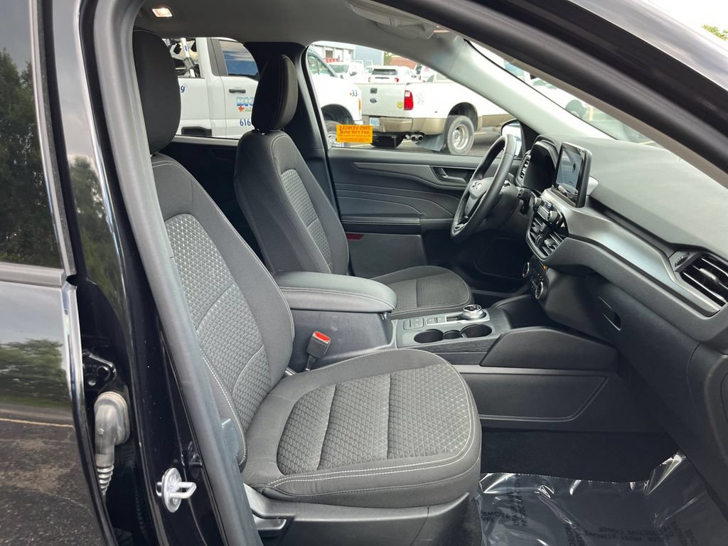 Used 2023 Ford Escape Active AWD/4WD image 23