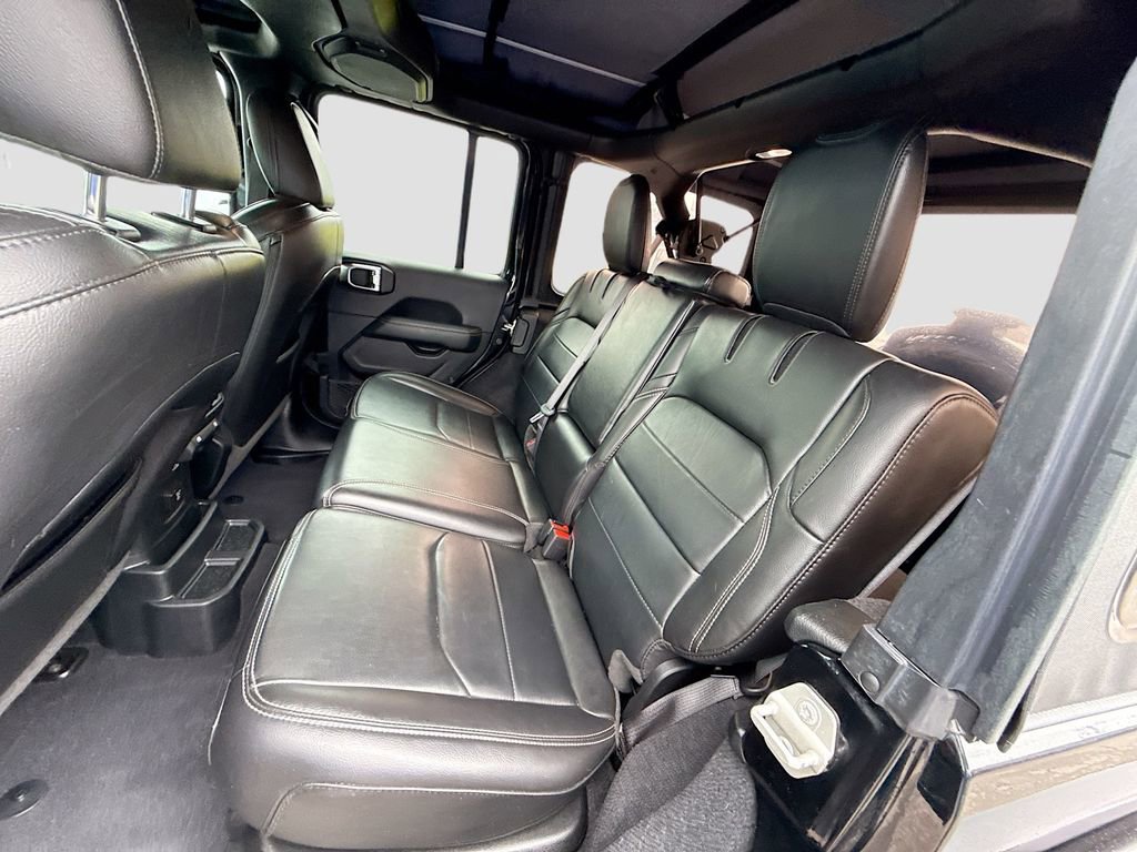 Used 2023 Jeep Wrangler Unlimited Sahara AWD/4WD image 27