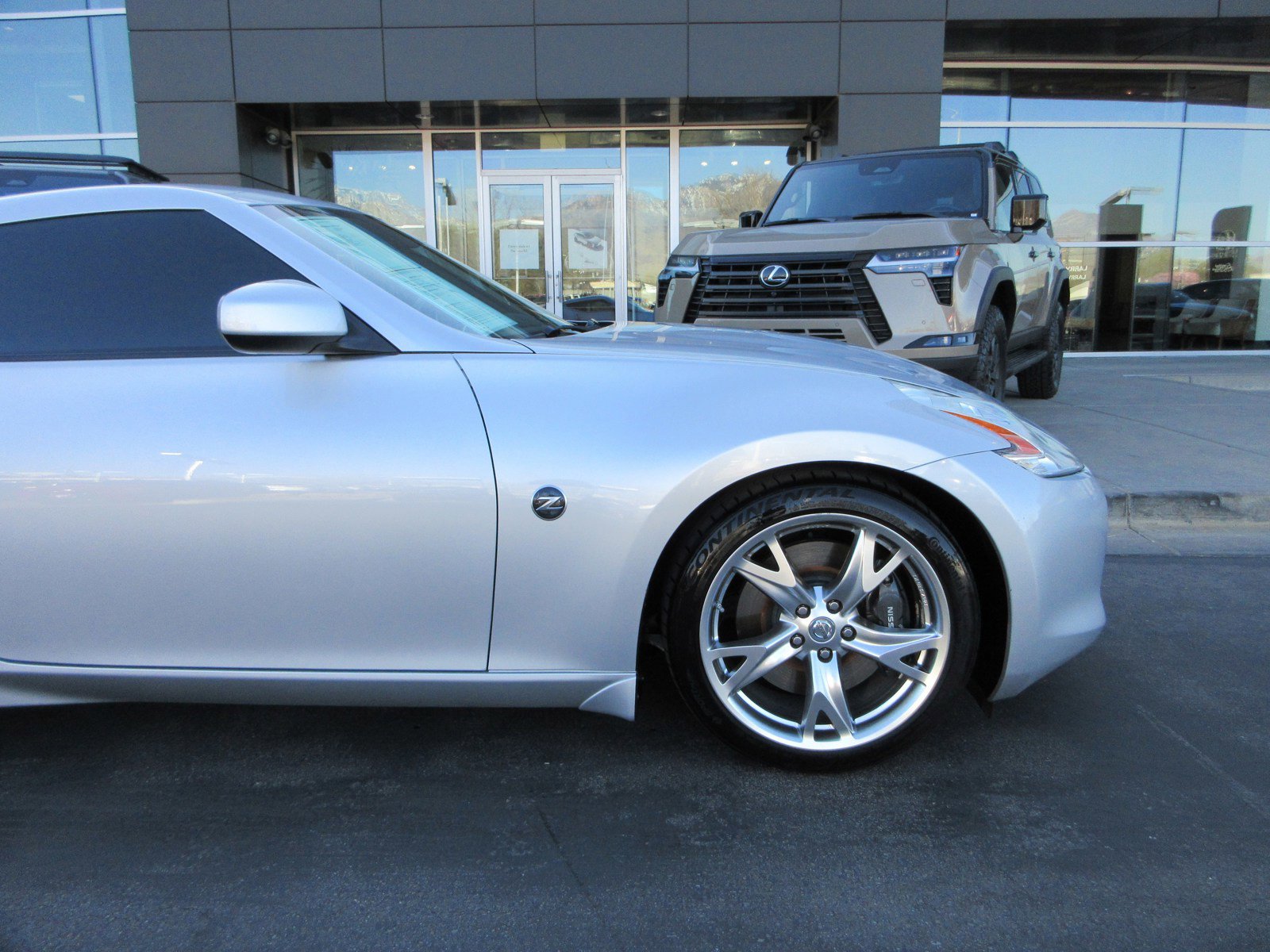 Used 2009 Nissan 370Z Touring w/ Sport Pkg image 14
