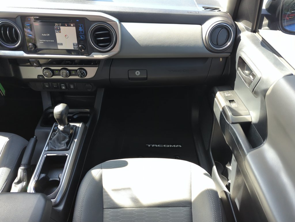 Used 2018 Toyota Tacoma SR5 RWD image 13