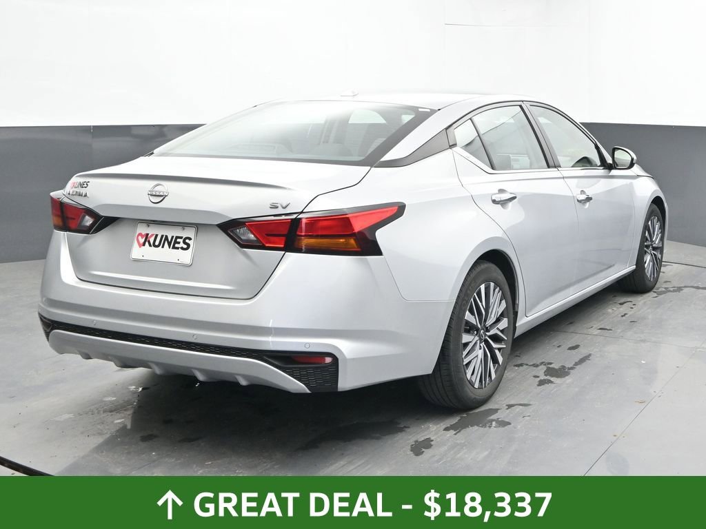 Used 2023 Nissan Altima 2.5 SV FWD image 11
