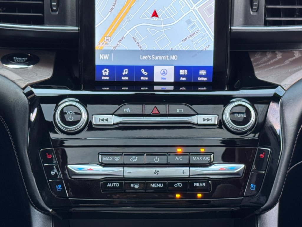 Used 2023 Ford Explorer Platinum w/ Technology Package AWD/4WD image 25