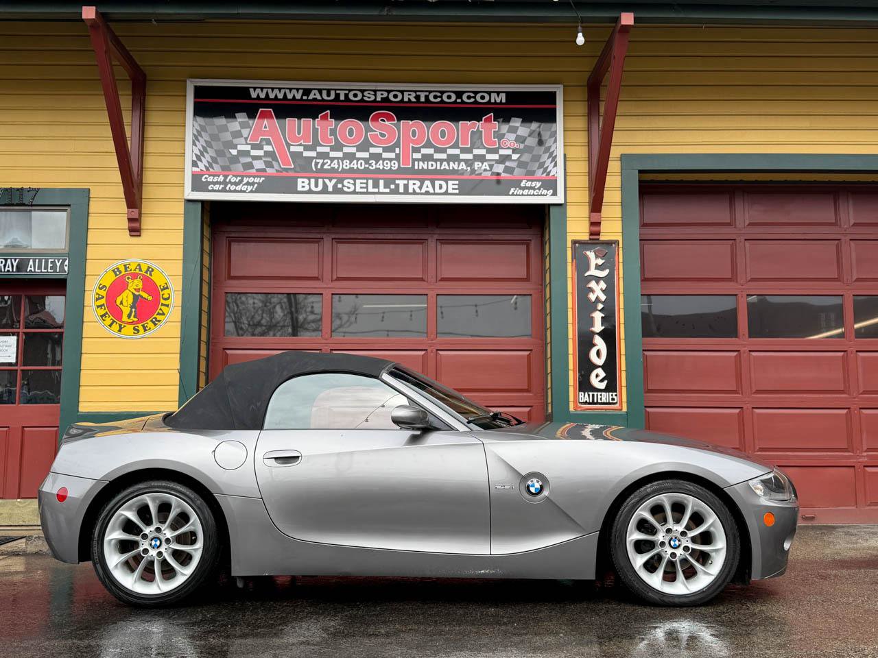 Used 2005 BMW Z4 2.5i image 4
