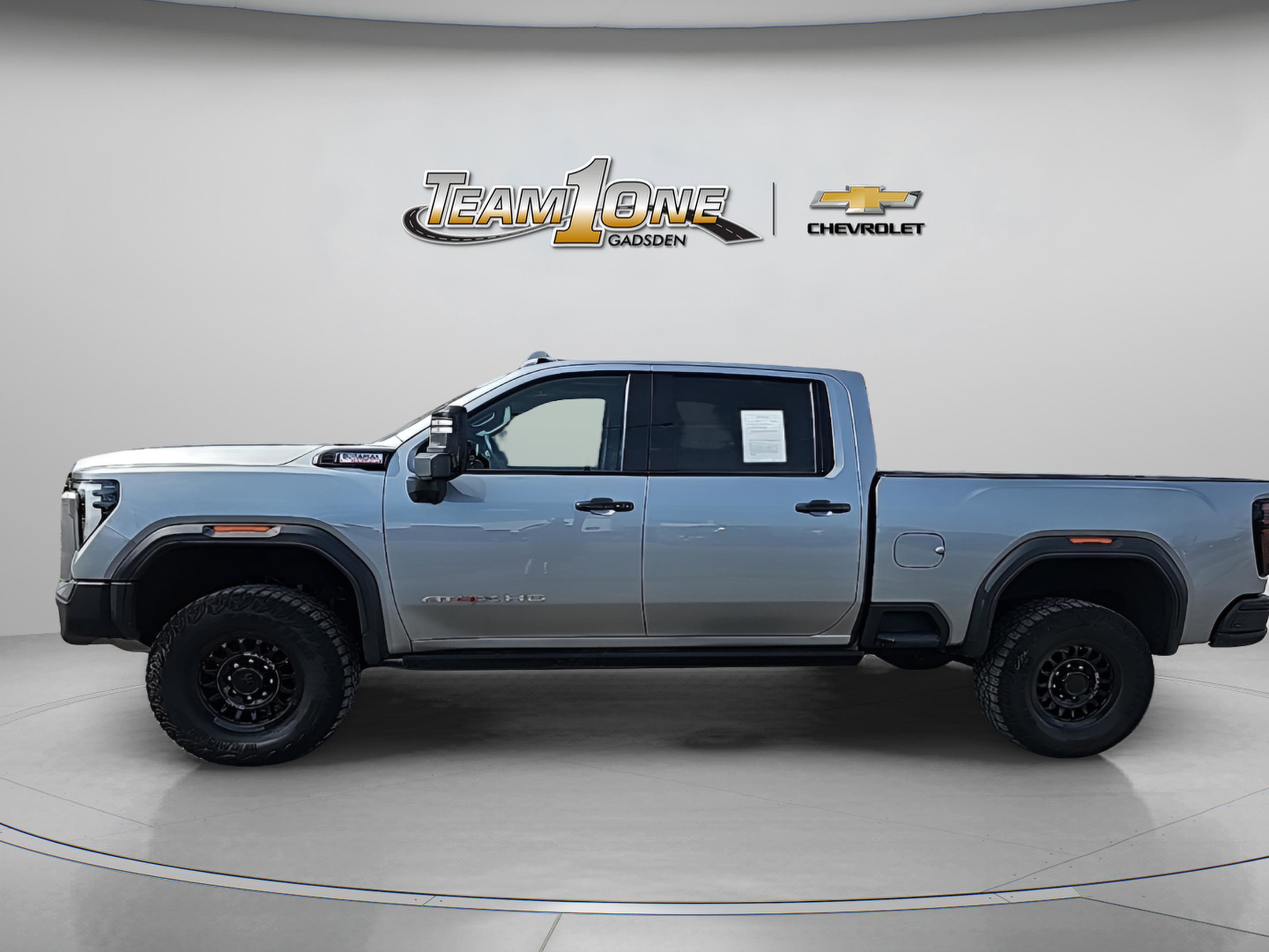 Used 2024 GMC Sierra 2500 AT4X w/ AT4X AEV Edition image 4