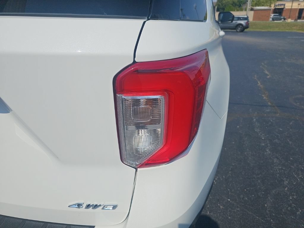 Used 2023 Ford Explorer XLT w/ Equipment Group 202A AWD/4WD image 6