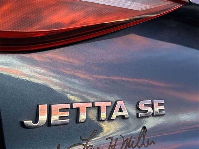 Used 2017 Volkswagen Jetta SE image 19