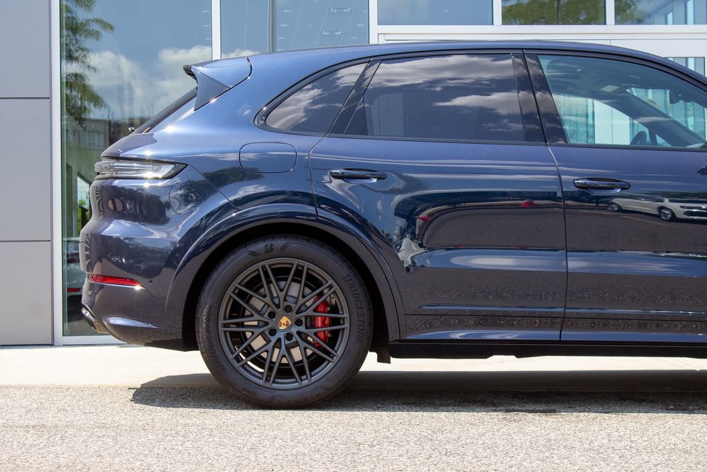 Used 2026 Porsche Cayenne GTS AWD/4WD image 6