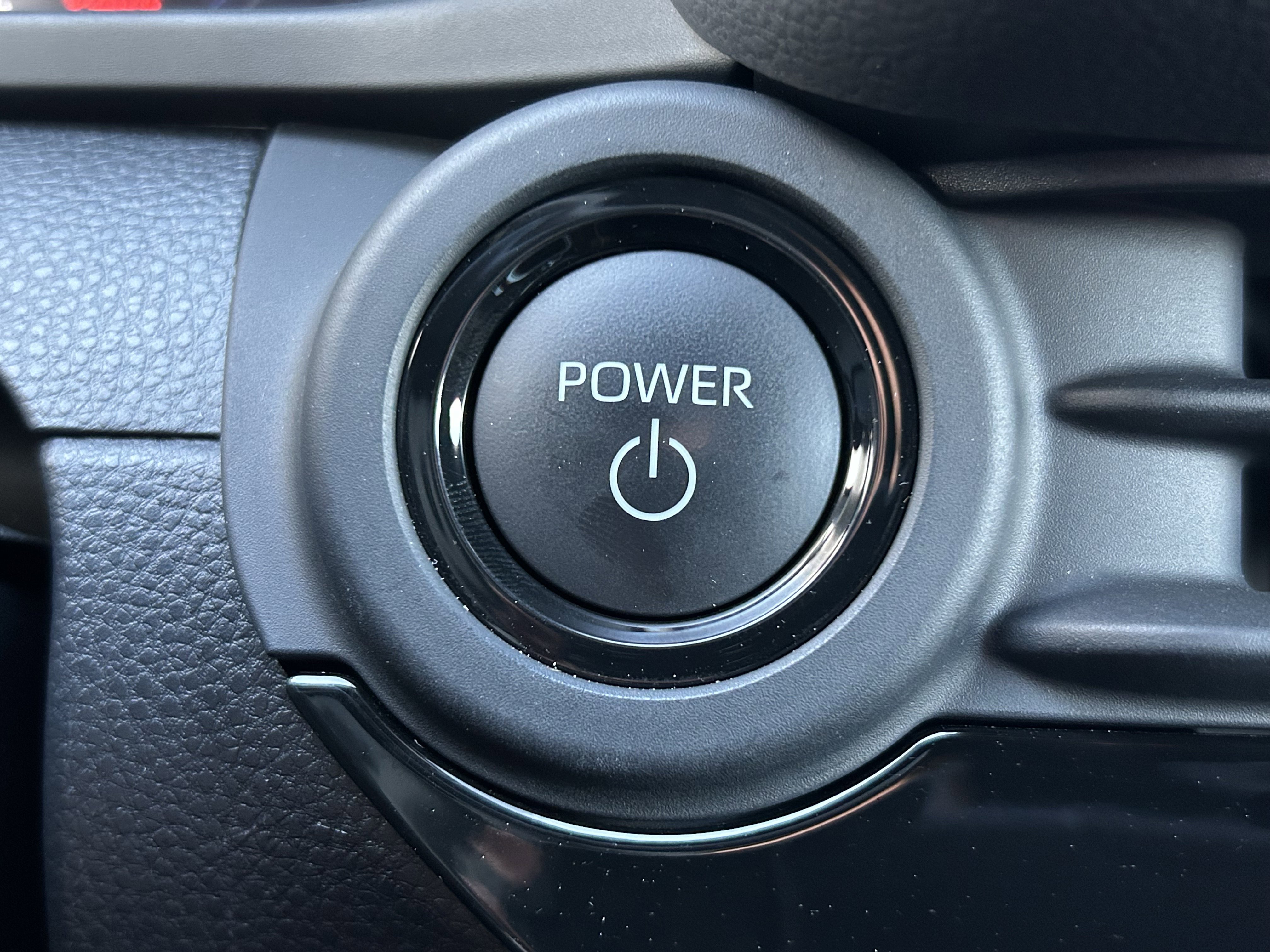 Certified 2025 Toyota Crown Signia AWD/4WD image 36