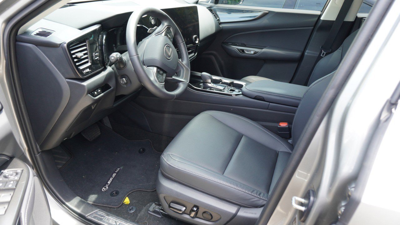 Used 2024 Lexus NX 350 AWD image 9