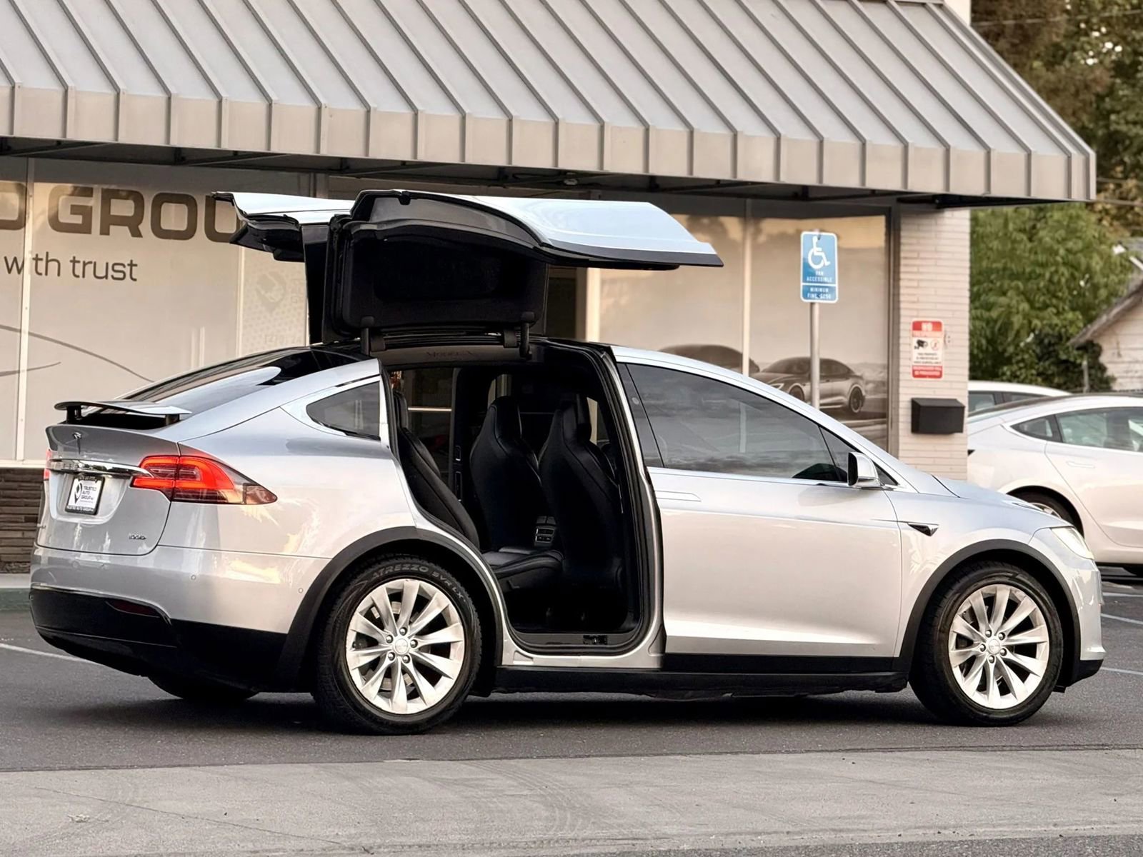 Used 2017 Tesla Model X 100D image 8