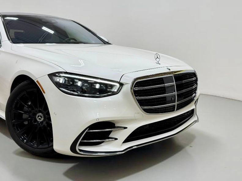 Used 2022 Mercedes-Benz S 500 4MATIC w/ AMG Line Package image 5