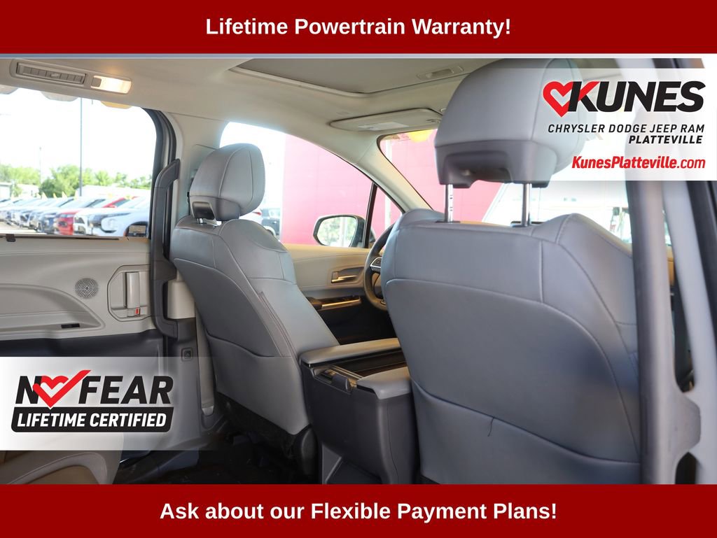 Used 2024 Toyota Sienna XLE image 22