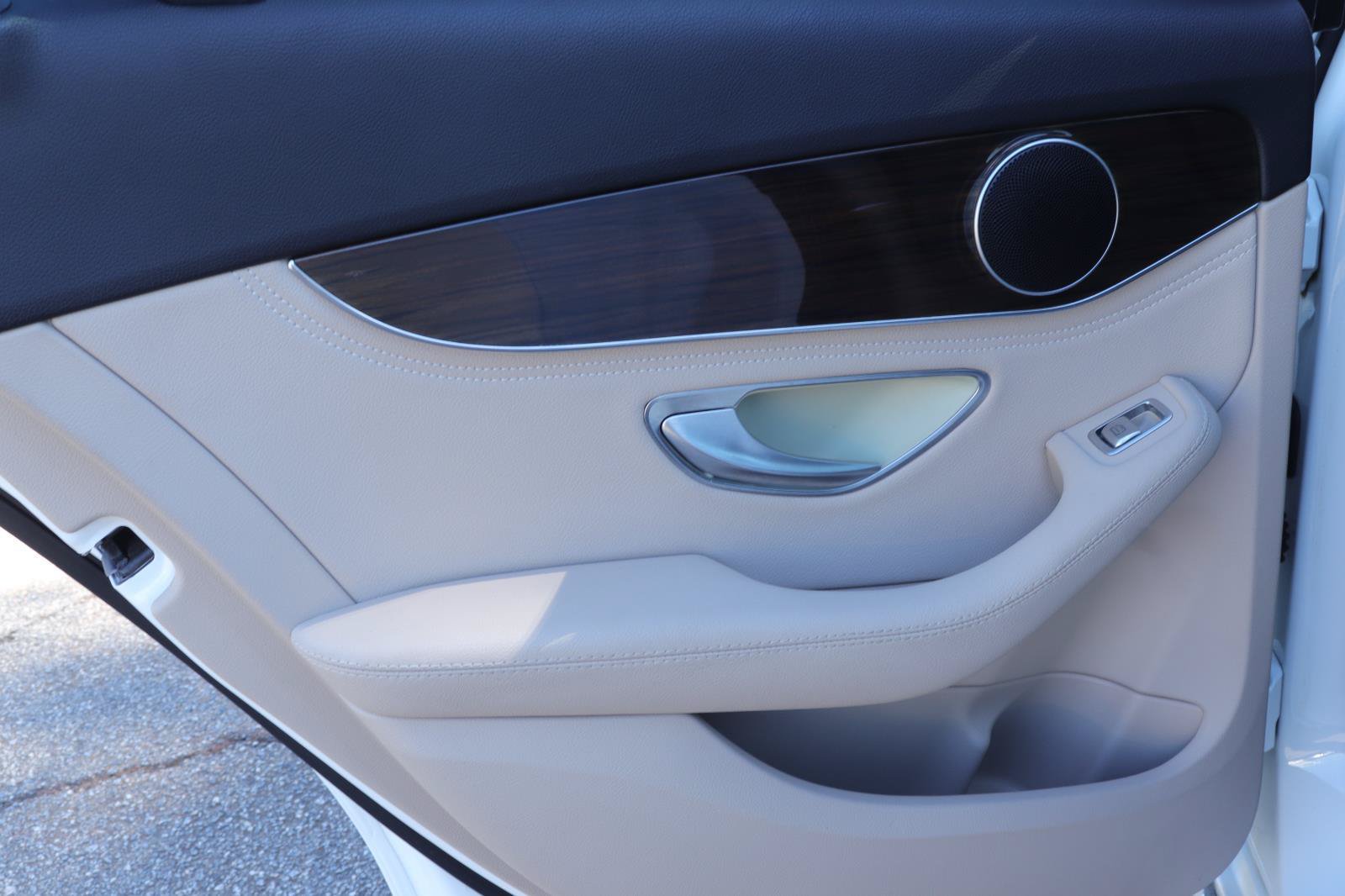 Used 2016 Mercedes-Benz C 300 Sedan image 11