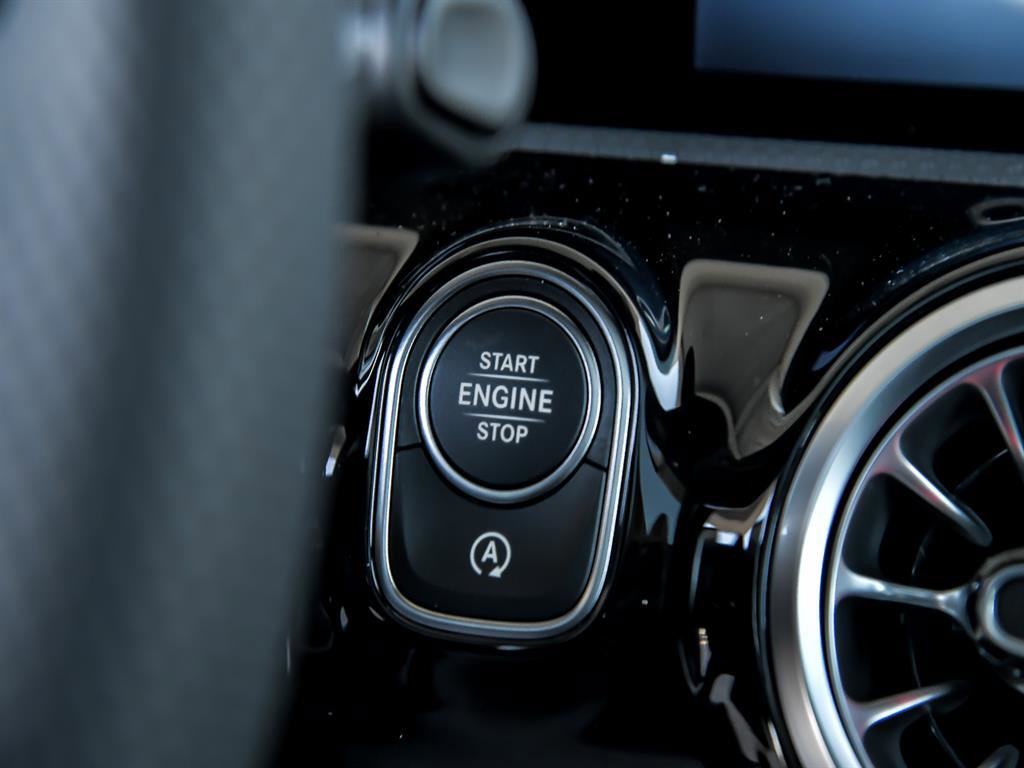 Certified 2025 Mercedes-Benz CLA 250 4MATIC image 19